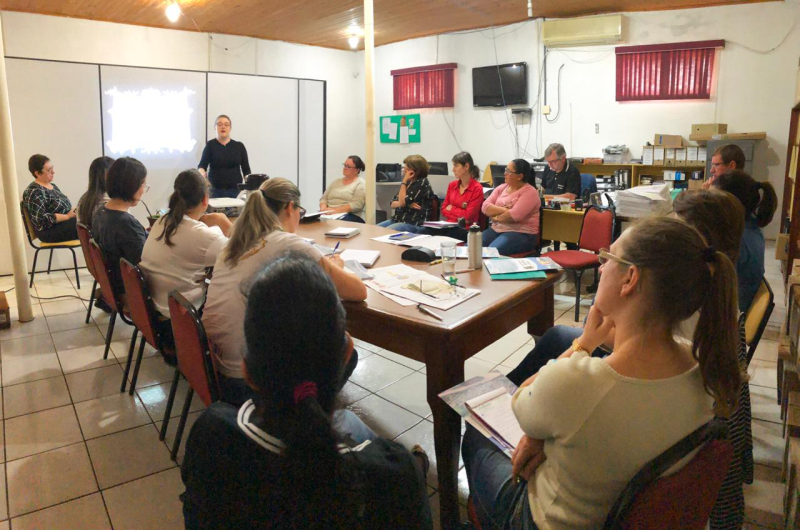 EDUCAÇÃO FISCAL É APRESENTADA PARA PROFESSORES